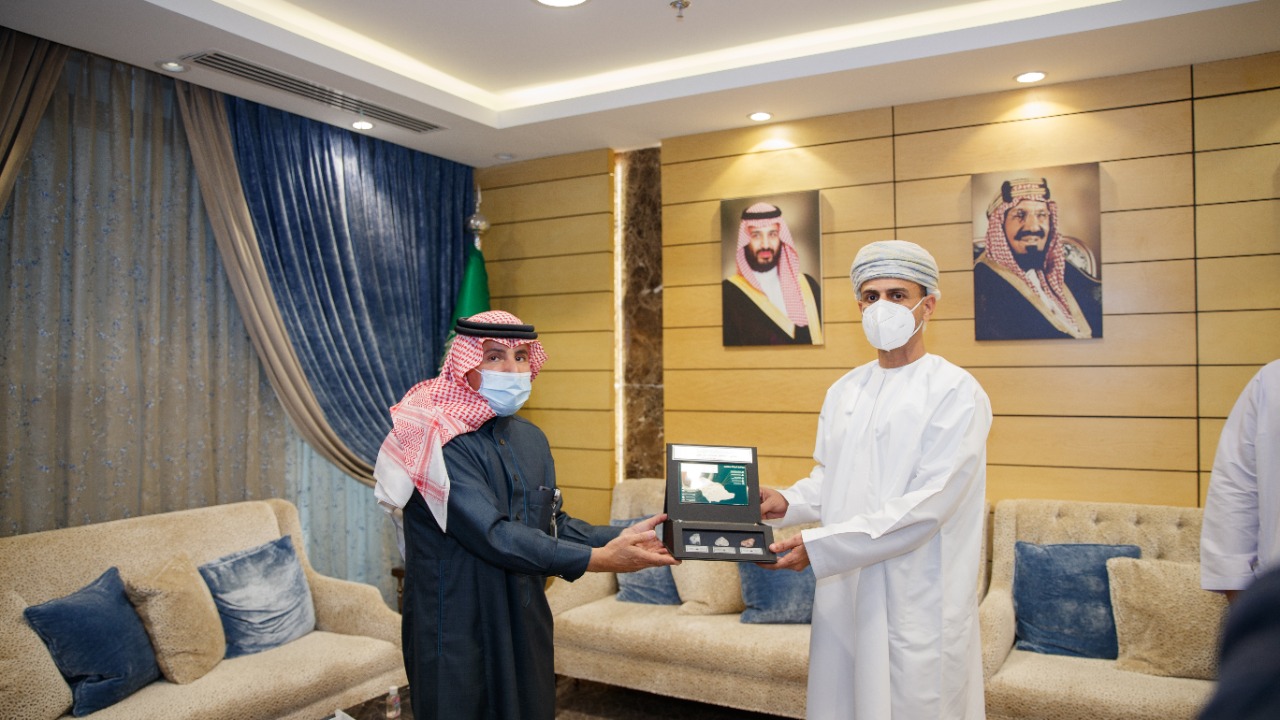 <p>His Excellency Dr. Chairman of the Commission and his accompanying delegation visited the Saudi Arabian Mining Company “to see its experience in managing the sector, and the visit included a discussion of a number of environmental issues. The levels since its establishment, and during the meeting, we talked about the company’s most prominent roles in the field of control and inspection of mines and quarries, in addition to the services it provides to investors and the mechanism of work of its departments, as well as the effective role played by the investor services hall in facilitating the process of receiving applications, facilitating investors and identifying the appropriate mining areas To invest alongside the services and initiatives provided in the field of local community development.<br />The delegation was also briefed on the company's experience in a number of environmental projects through which it is working to re-cultivate indigenous plants such as rams and sidr trees, as an embodiment of the company's interest in enriching and preserving the environment.</p>
<p>His Excellency the President of the Commission also stressed the importance of cooperation in the relevant fields in the field of environmental preservation, health and safety of mines, environmental rehabilitation and environmental programs to address the environmental impacts of mining projects and adherence to the standards permitted locally and internationally in all mining activities in balance with supporting the national economy and the necessary measures To provide a protected environment that achieves a balance between environmental, economic and social requirements, in line with the Oman 2040 vision, which addressed the axis of environmental protection and the preservation of natural resources.</p>